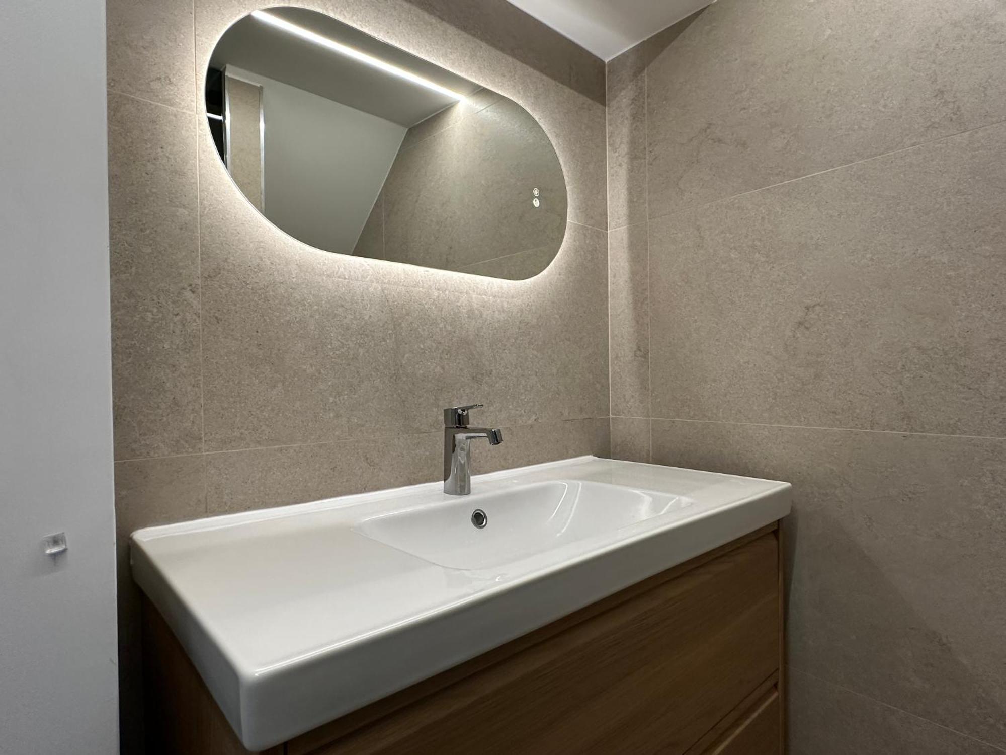 Whome Prime Location - Your Getaway Apartment